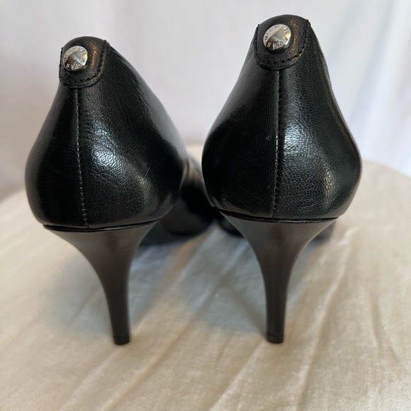 MICHAEL Michael Kors Black High Heels. Size 8. - Picture 3 of 10